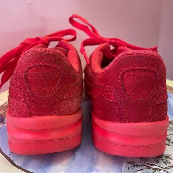 PUMA Hibiscus California TOL Emboss Low Top Sneakers - Picture 11 of 13